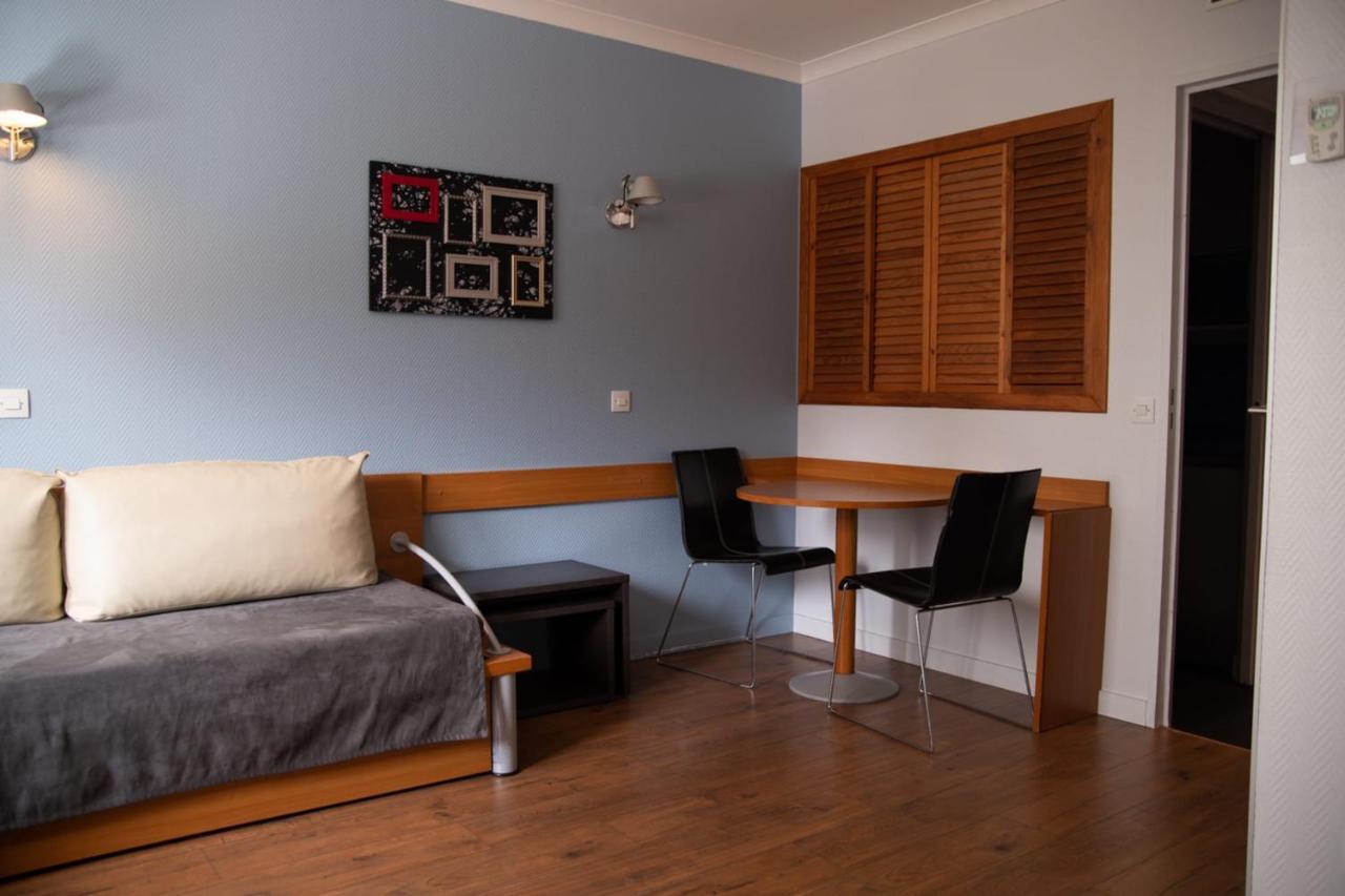 إسّي لي مولينو Confortable Apartment Near Porte De Versailles المظهر الخارجي الصورة