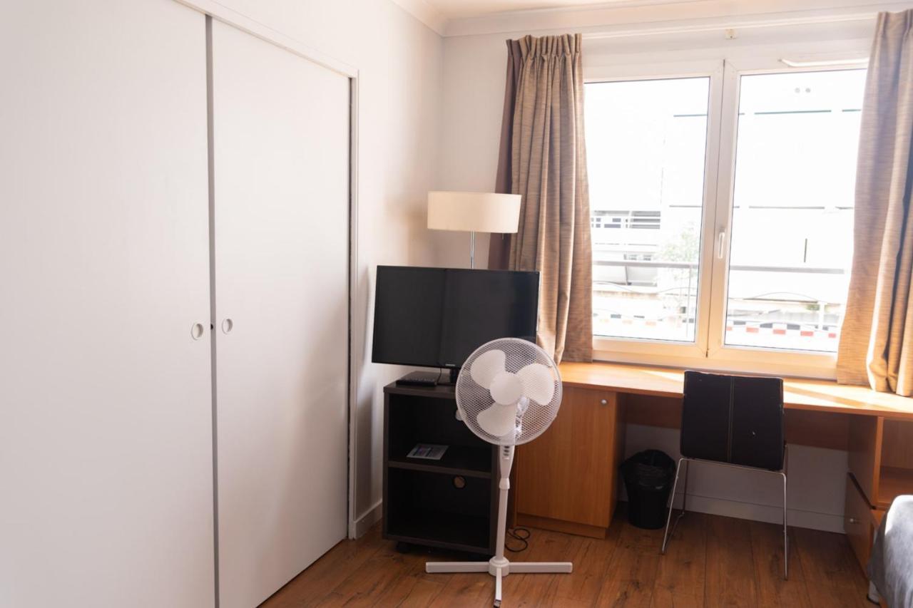 إسّي لي مولينو Confortable Apartment Near Porte De Versailles المظهر الخارجي الصورة