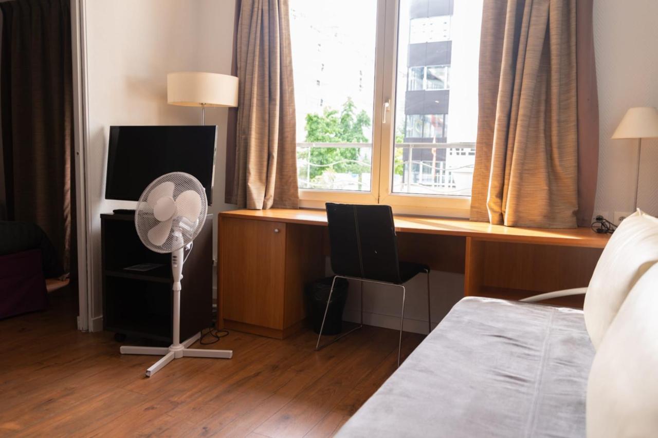 إسّي لي مولينو Confortable Apartment Near Porte De Versailles المظهر الخارجي الصورة